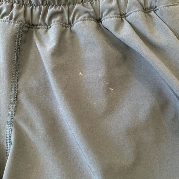 Lulu lemon track that 5 inch mid rise lined short - Picture 3 of 4